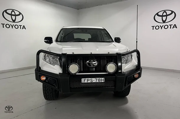 2020 Toyota Prado GX image 2