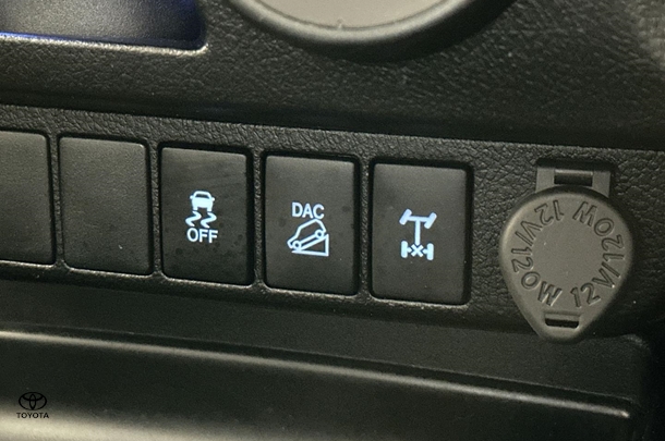 2019 Toyota Hilux SR image 25