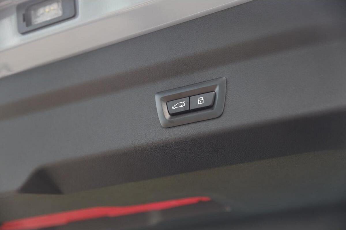 2024 BMW iX2 xDrive30 M Sport U10 Auto AWD image 10