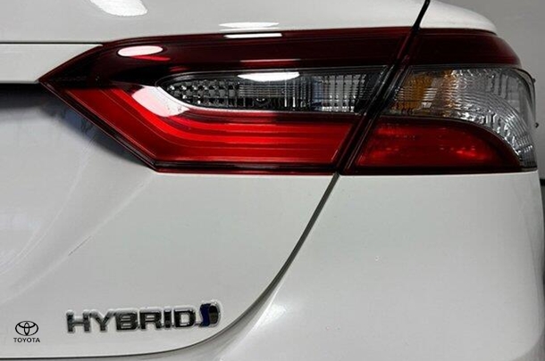 2021 Toyota Camry Hybrid Ascent image 8