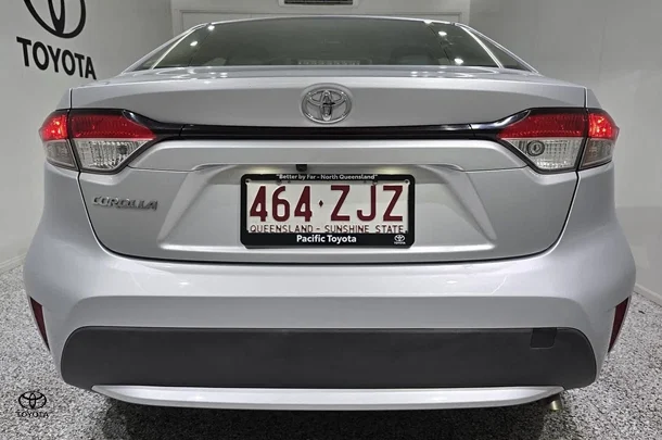 2019 Toyota Corolla Sedan Ascent Sport image 3