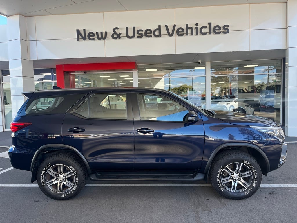 2020 Toyota Fortuner GX image 2