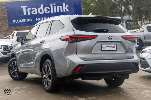 2021 Toyota KLUGER HYBRID GXL AWD image 2