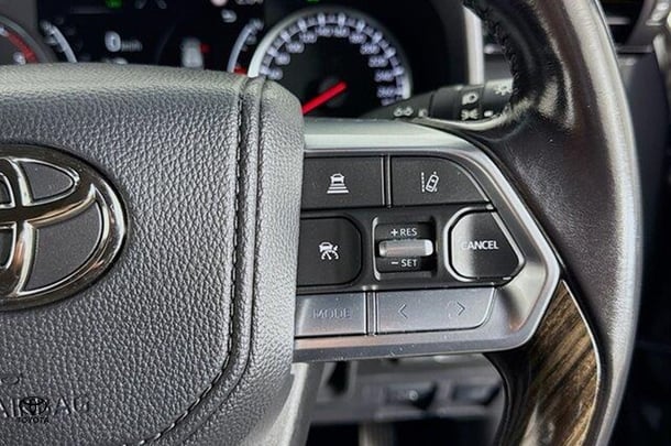 2022 Toyota LANDCRUISER VX image 19