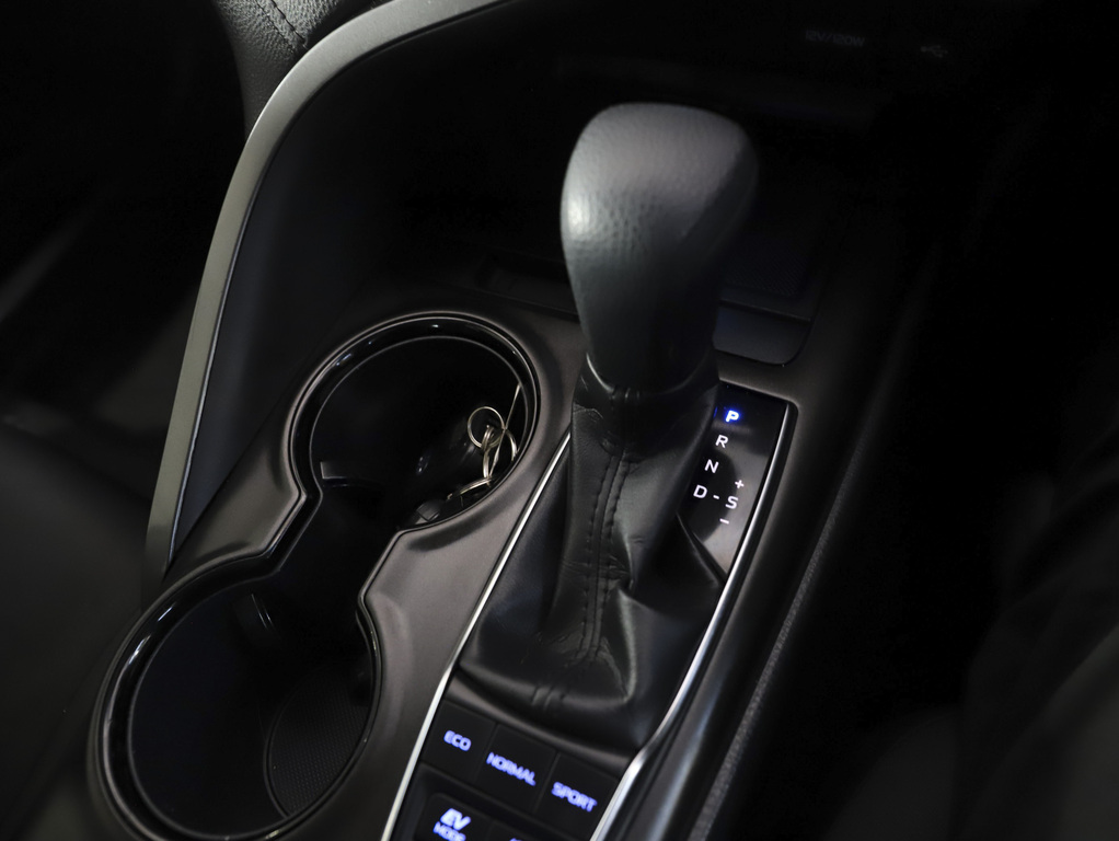 2022 Toyota Camry Hybrid Ascent image 14
