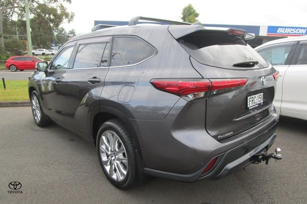 2021 Toyota Kluger Hybrid AWD GRANDE image 6