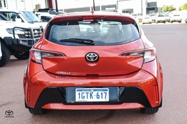 2018 Toyota COROLLA Ascent Sport image 5