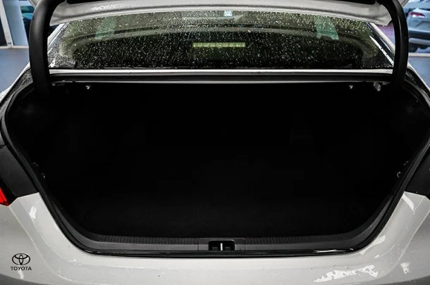 2020 Toyota Camry Hybrid Ascent image 10