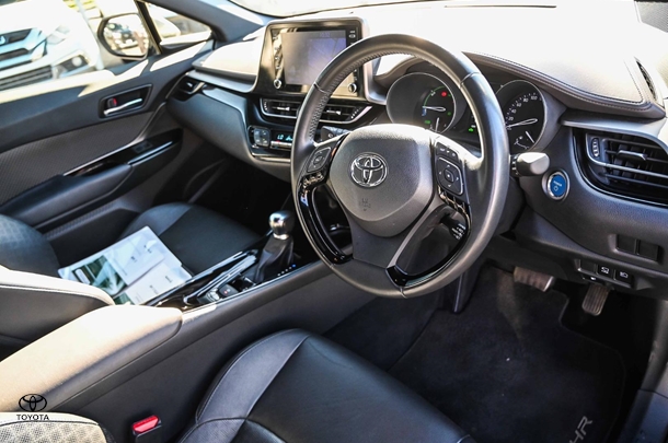 2023 Toyota C-HR Hybrid Koba 2WD image 6