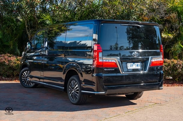 2024 TOYOTA Granvia VX image 2