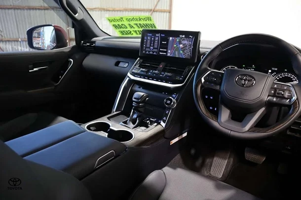 2023 Toyota Landcruiser VX image 14
