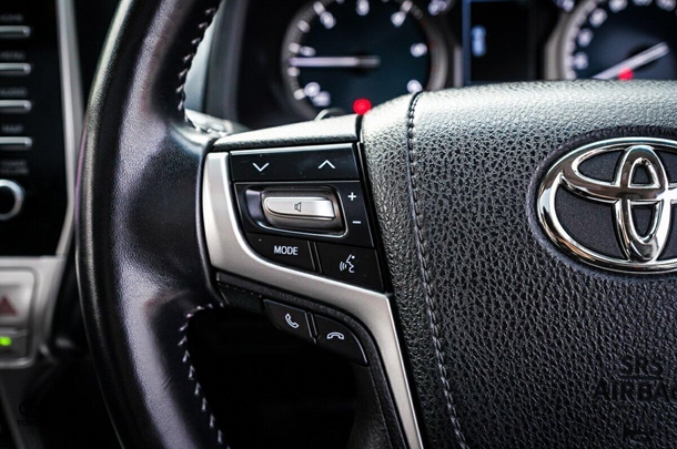 2021 Toyota Prado Kakadu image 18