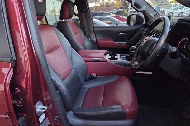 2022 Toyota Landcruiser GR-S image 15
