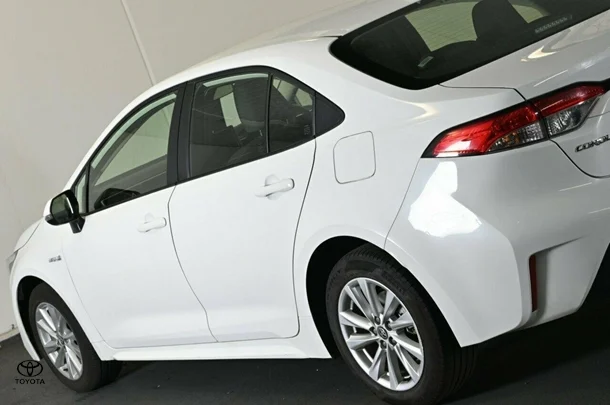 2023 Toyota Corolla Sedan Hybrid Ascent Sport image 20