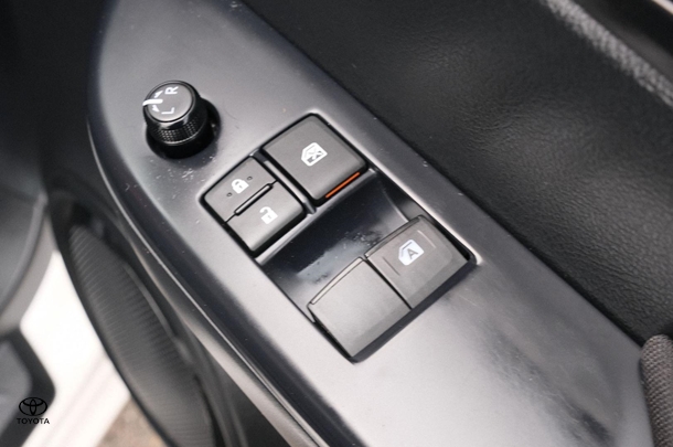 2023 Toyota Hilux 4x2 Workmate image 10