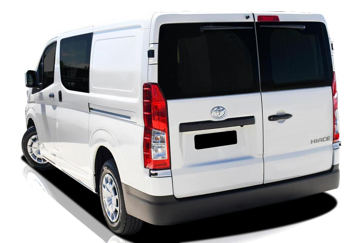 2025 Toyota Hiace LWB Auto image 4