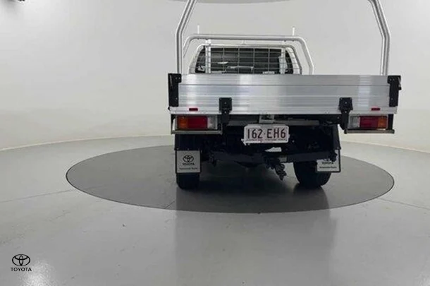 2022 Toyota Hilux 4x4 SR image 4