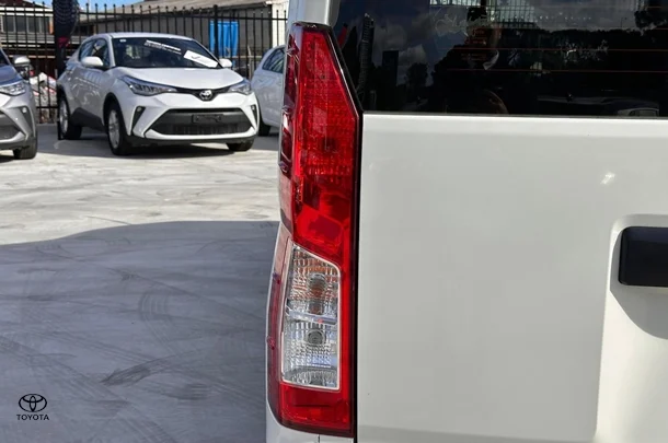 2019 Toyota HiAce LWB image 6