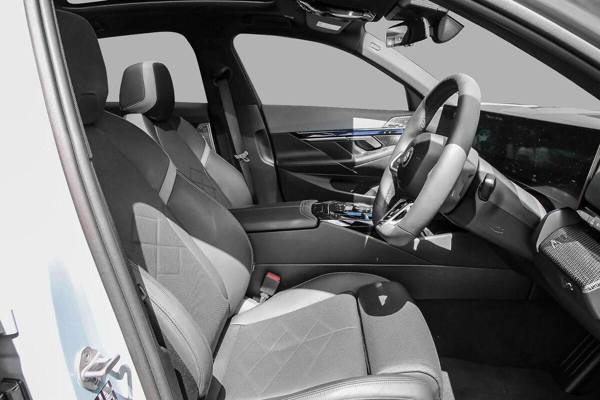 2024 BMW i5 eDrive40 M Sport G60 Auto image 6