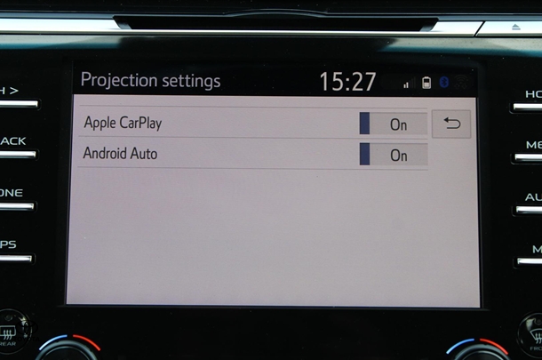 2019 Toyota Camry Hybrid SL image 27
