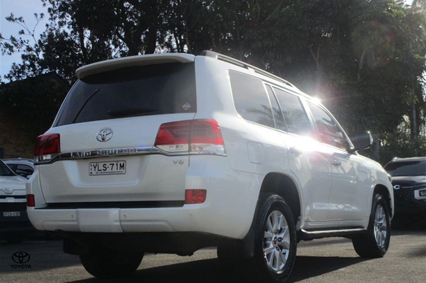 2019 Toyota Landcruiser VX image 7