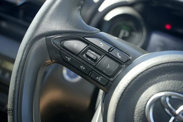 2021 Toyota Yaris Cross Hybrid GX image 14