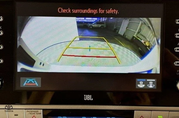 2022 Toyota Prado VX image 14