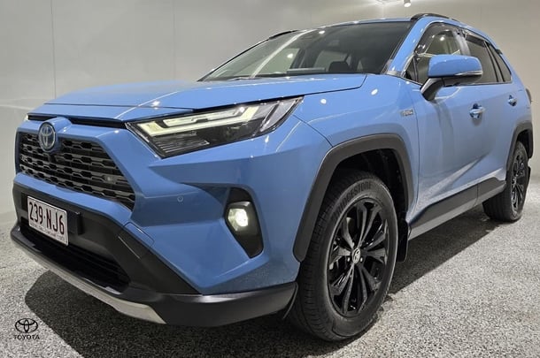 2023 Toyota RAV4 Hybrid Cruiser-AWD image 5