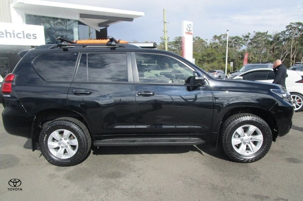 2022 Toyota Prado GXL image 2