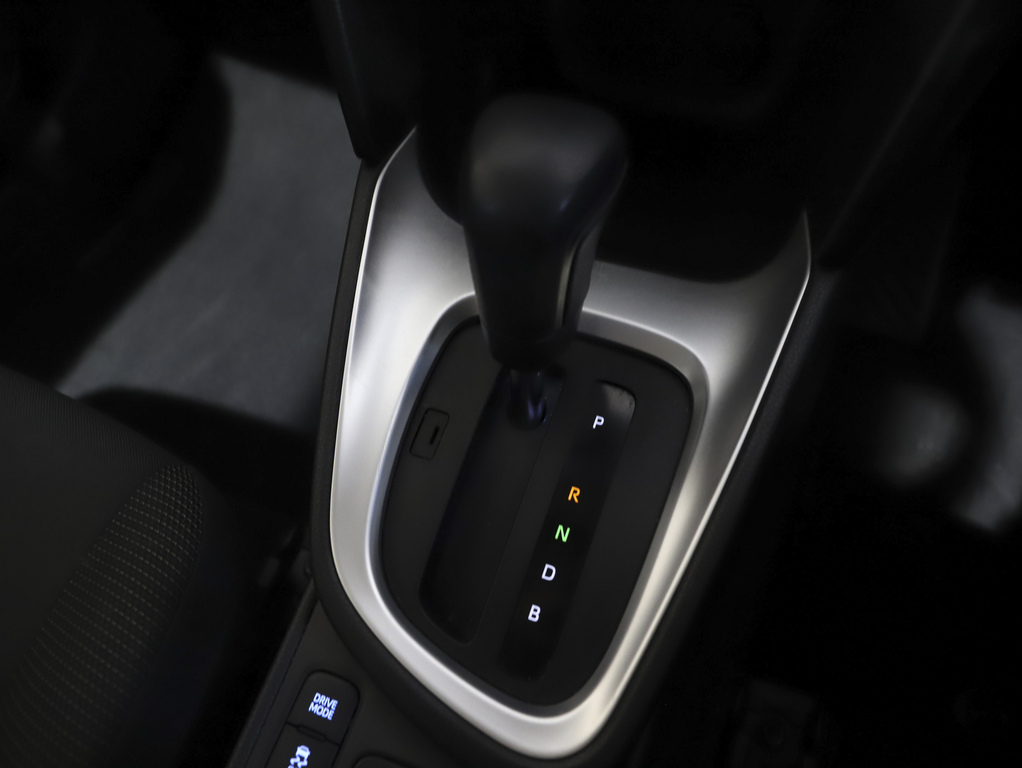 2022 Toyota Yaris Cross Hybrid GX image 15
