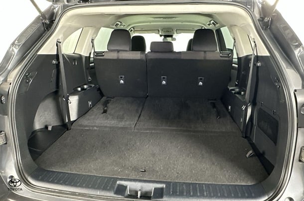 2023 Toyota Kluger Hybrid GX AWD image 32