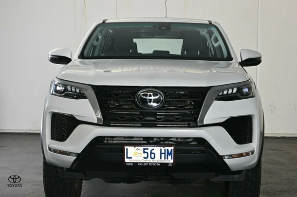2023 Toyota Fortuner GX image 3