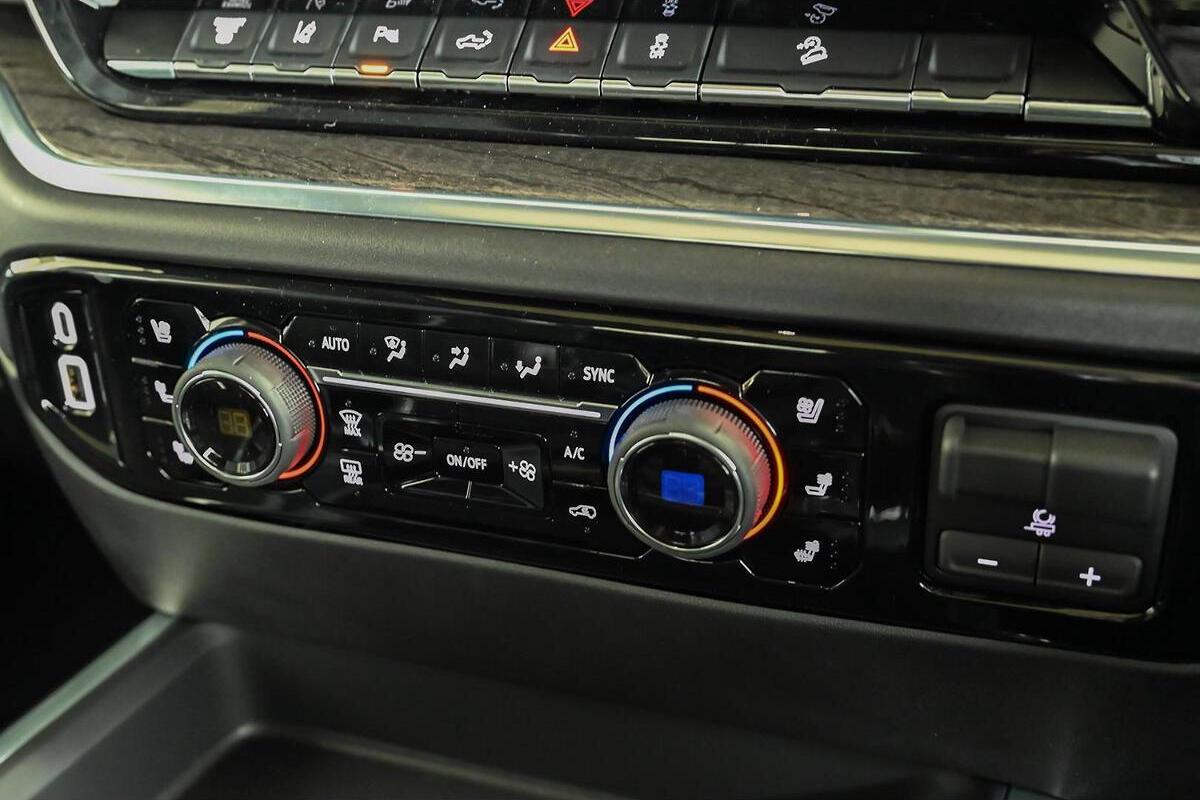 2024 Chevrolet Silverado HD LTZ Premium W/Tech Pack Auto 4x4 MY24 image 12