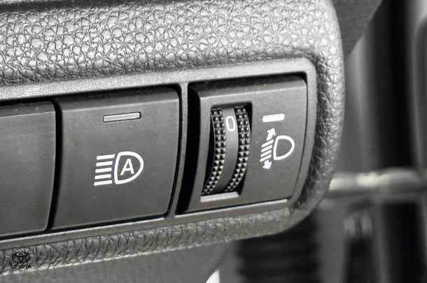 2022 Toyota Corolla Sedan Hybrid Ascent Sport image 29