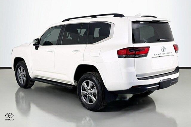 2022 Toyota LANDCRUISER Sahara image 9