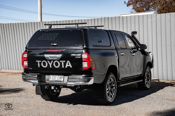 2021 Toyota HILUX SR5 image 33