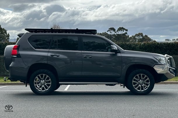 2020 Toyota LANDCRUISER PRADO VX image 2
