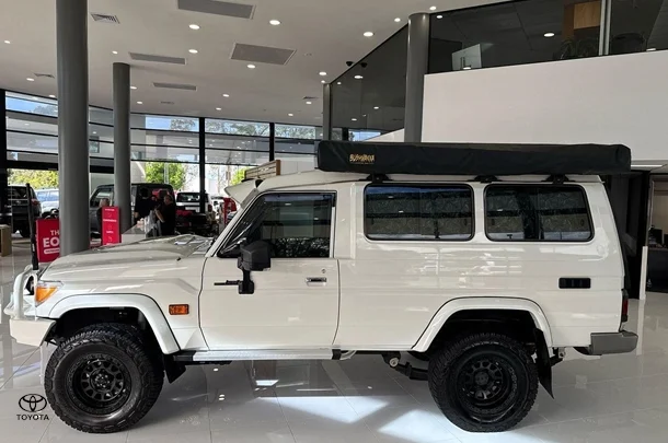 2023 Toyota LC Military GXL image 14