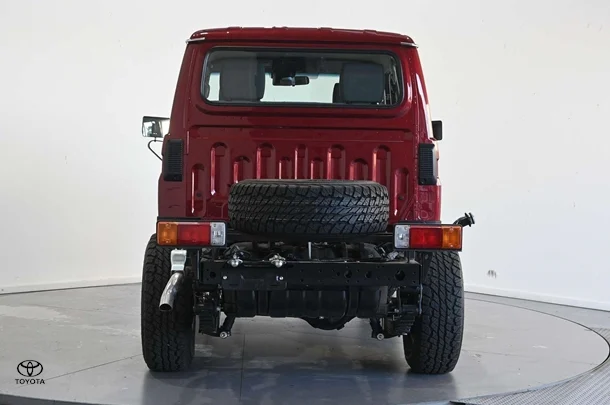 2024 Toyota LC Military GXL image 6