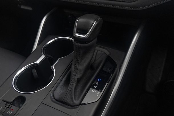 2021 Toyota KLUGER HYBRID GXL AWD image 16