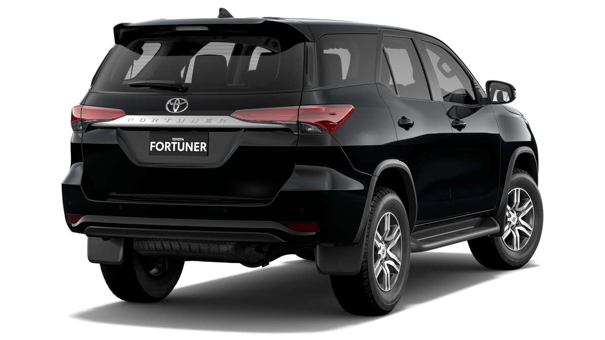 2024 Toyota Fortuner GX Automatic image 3