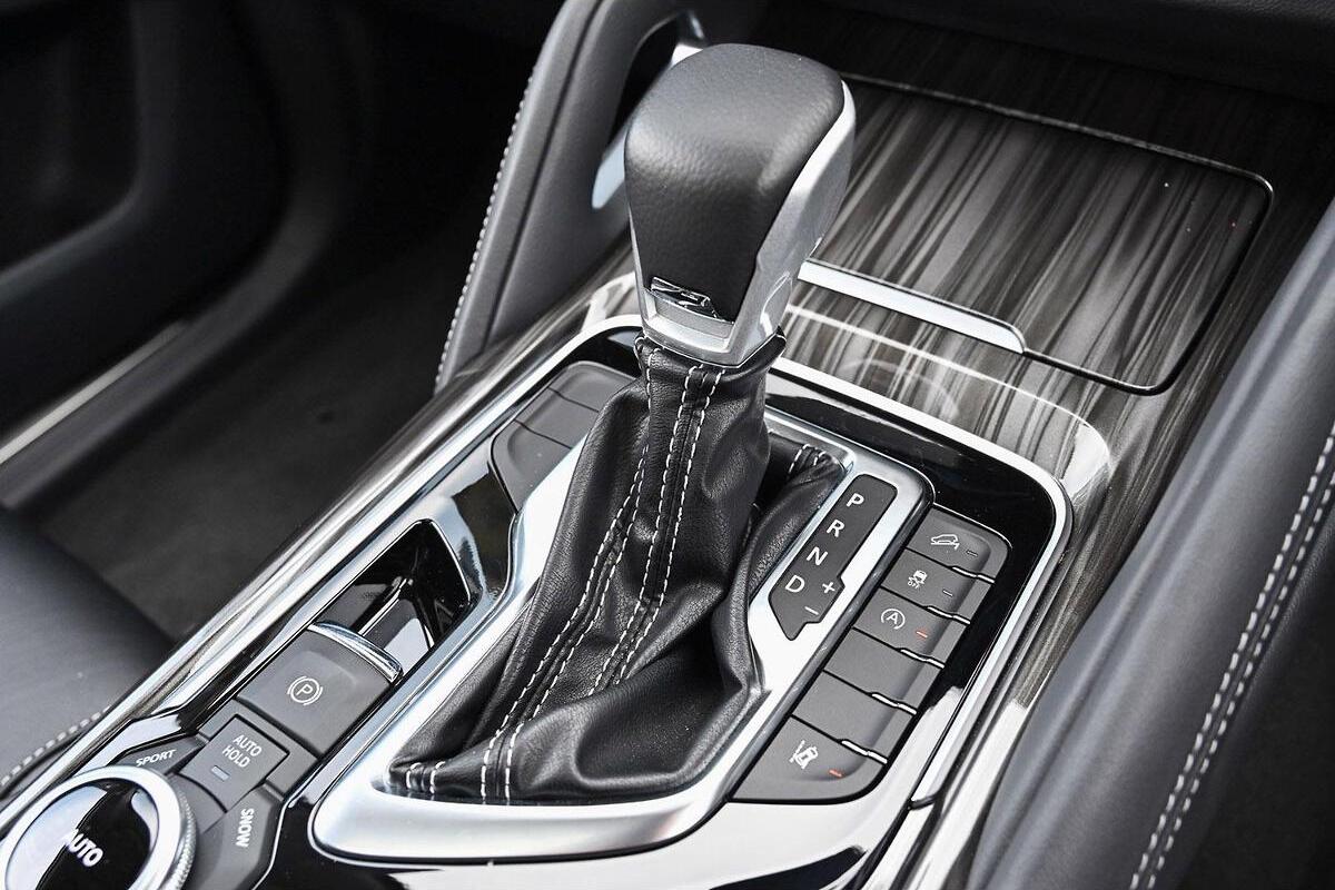 2024 LDV D90 Executive Auto 4x4 image 16