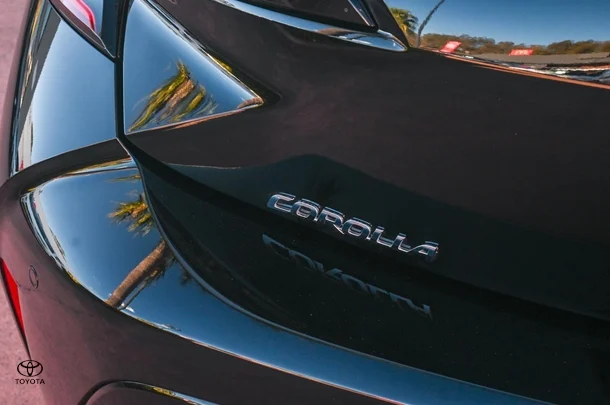 2024 TOYOTA Corolla Hatch Hybrid ZR image 24