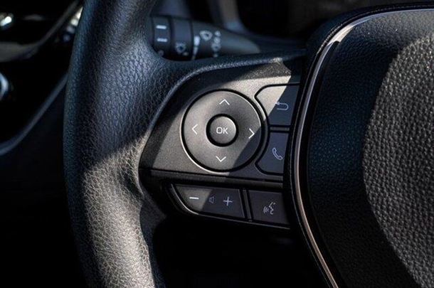 2024 Toyota Corolla Hatch Hybrid Ascent Sport image 18