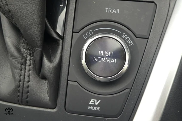 2020 Toyota RAV4 Hybrid Cruiser-AWD image 25