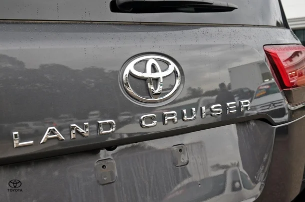 2023 Toyota LANDCRUISER VX image 22