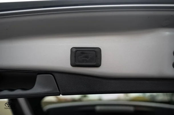 2021 Toyota RAV4 HYBRID Cruiser 2WD image 21