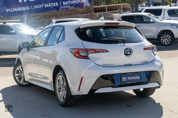 2022 Toyota Corolla Ascent Sport image 2