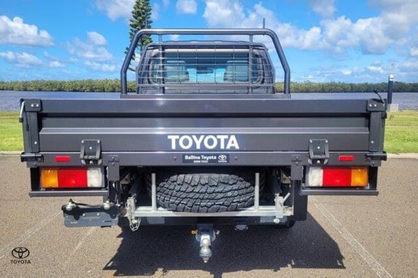 2023 Toyota LC Military GXL image 5