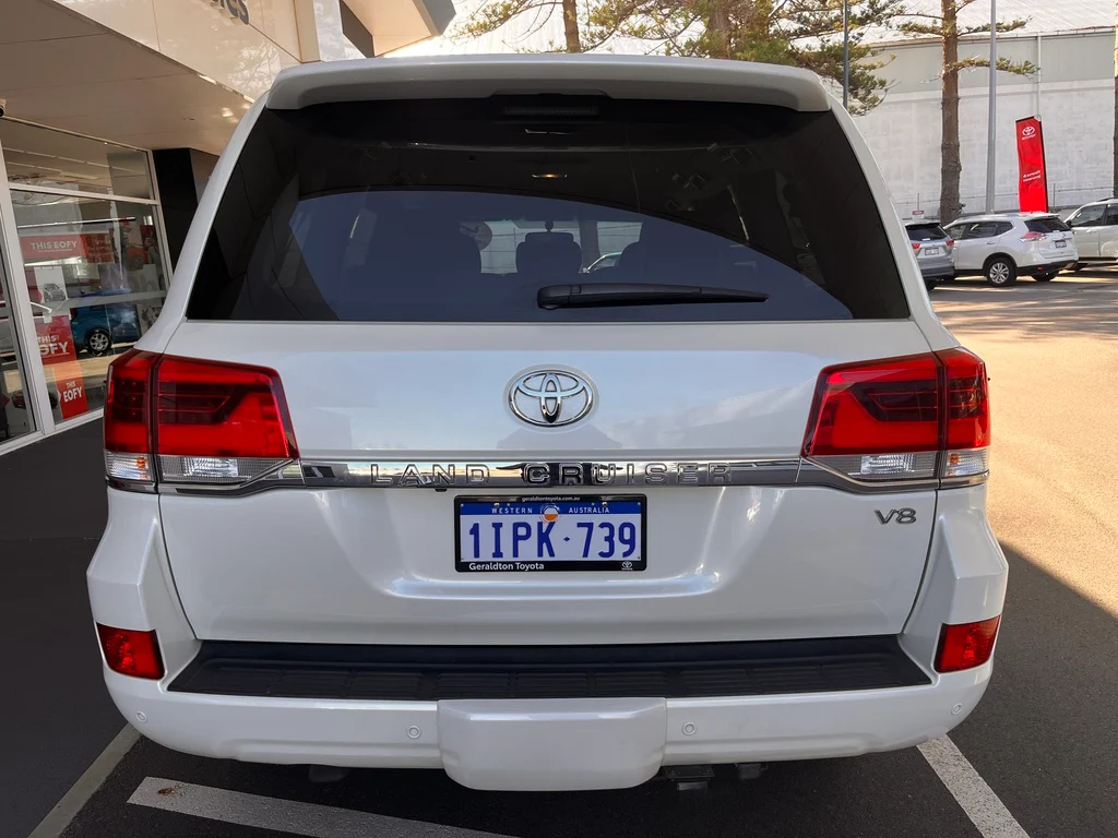 2020 Toyota Landcruiser GXL image 4